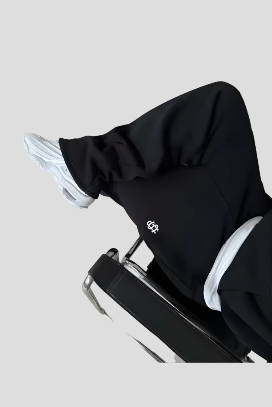 SWEATPANTS - SELLOUT